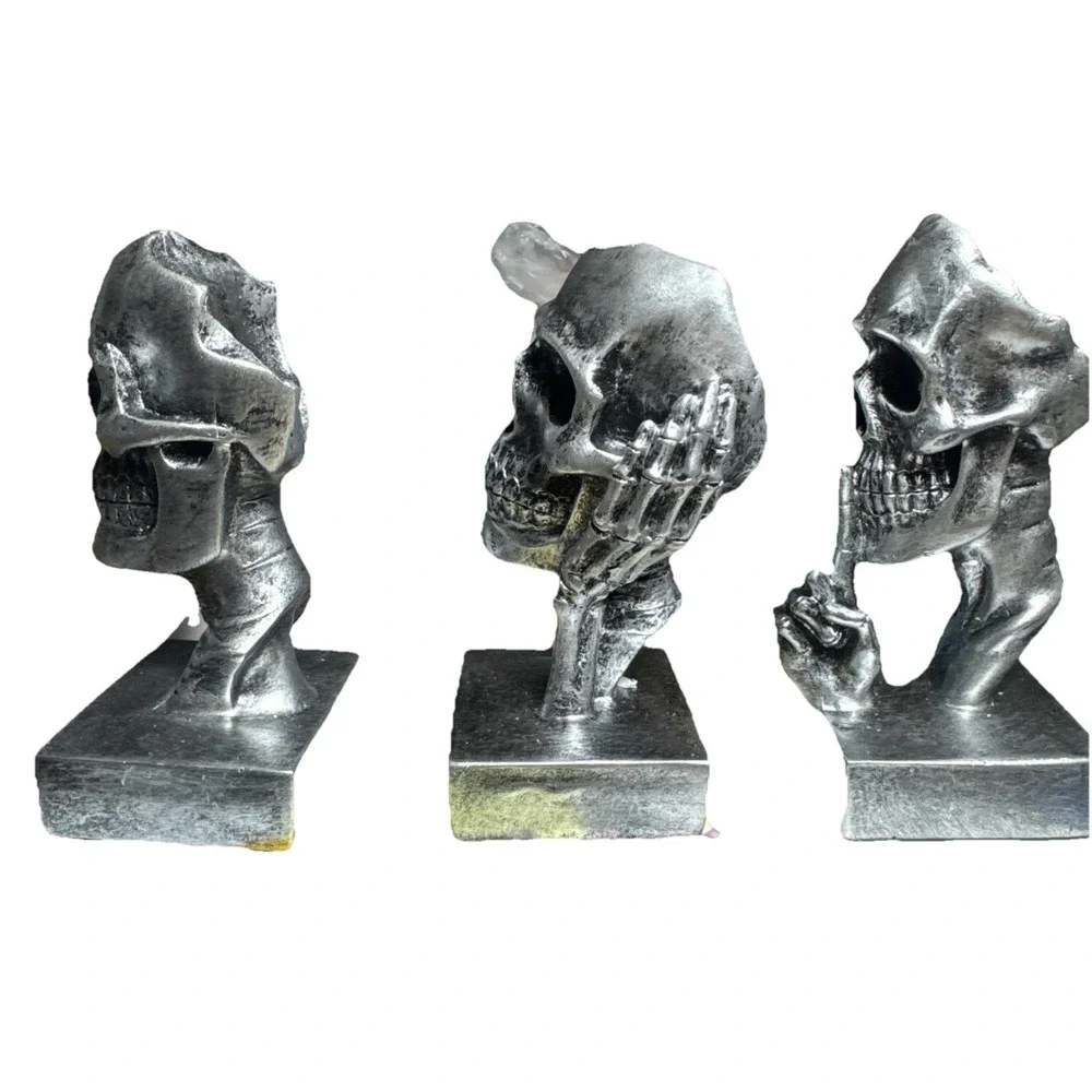 3 Skull See, Hear, Speak No Evil‎ Decor Set